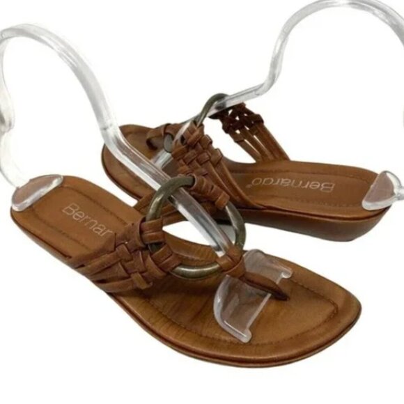 Bernardo Brown Leather Metallic Ring Wedge Thong Sandals - Size 7 - Picture 1 of 7